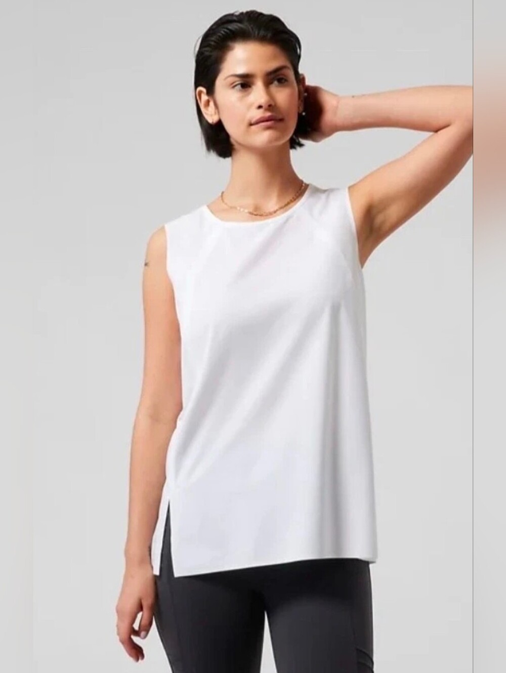 Athleta White Crewneck Sleeveless Tank Top